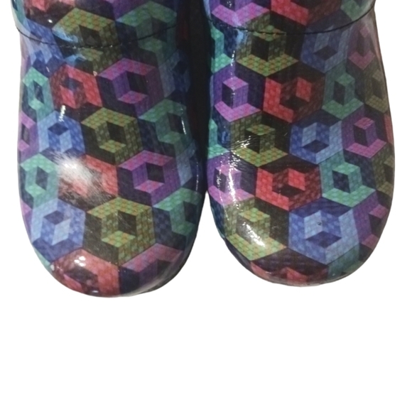 Dansko Multicolor Geometric Patterned Clogs size 6.5-7 Slip On Shoe - Picture 4 of 11